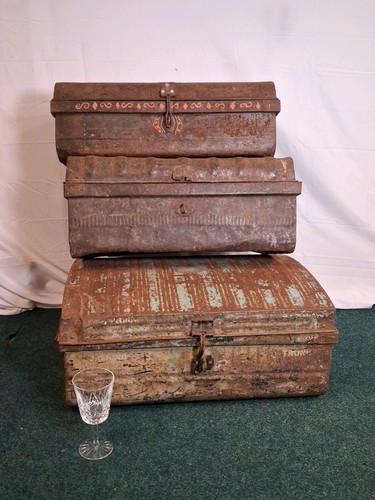 Assortment antique metal - ,